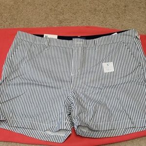 Old Navy Shorts - NWT Old Navy everyday shorts Old Navy Shorts - NWT Old Navy everyday shorts